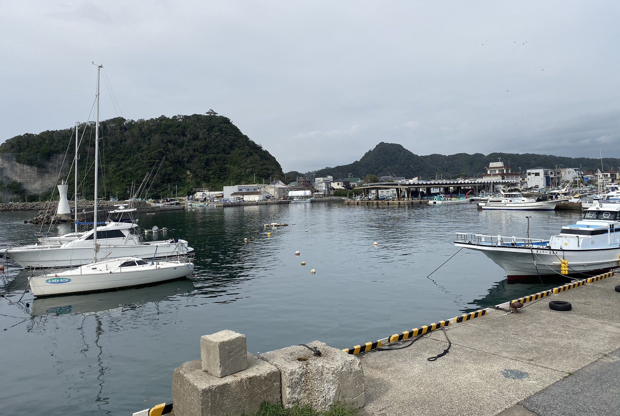 勝山漁港　港内